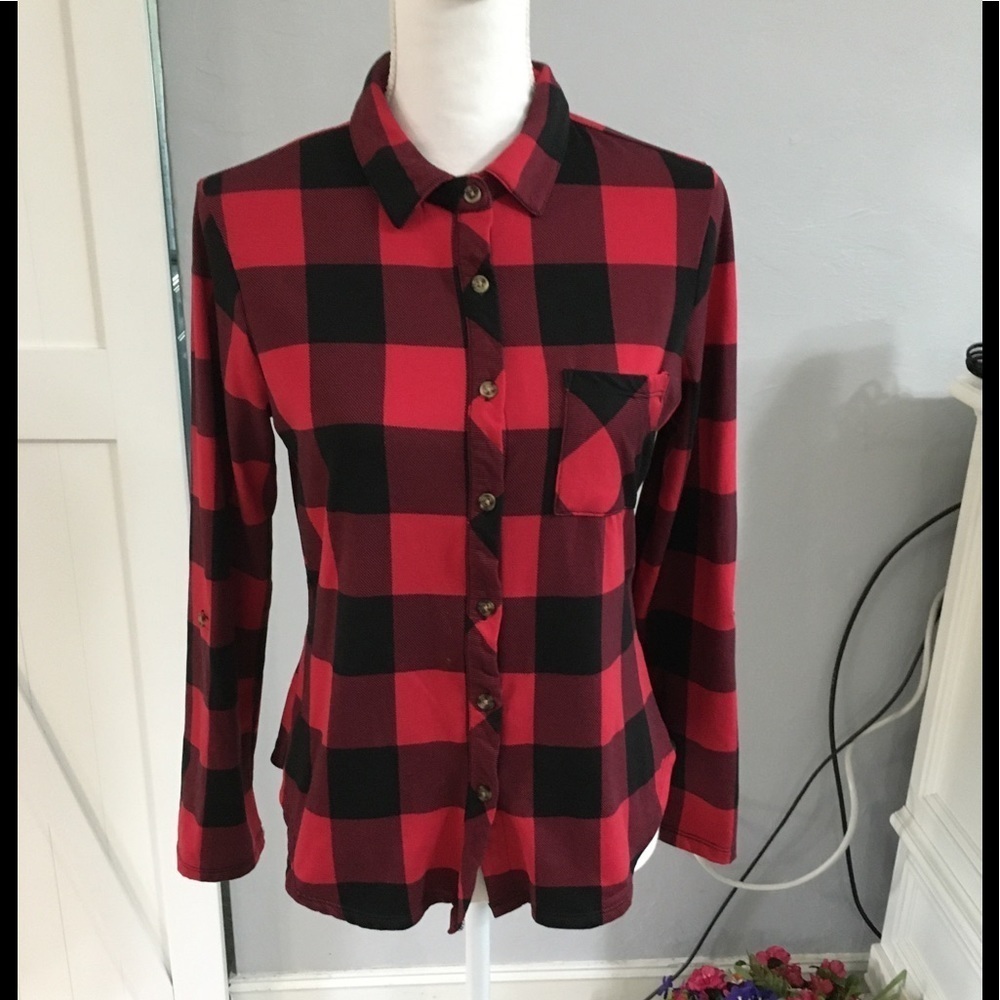 No comment Red & Black plaid,  flannel shirt. Size Medium. Cuff SOFT